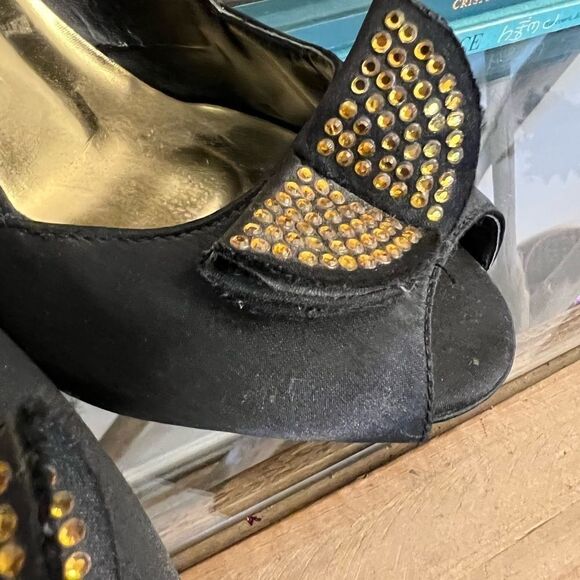 Vintage women's Sheik peep toe stilettos. Gorgeous gold heels size 9 - Picture 3 of 16